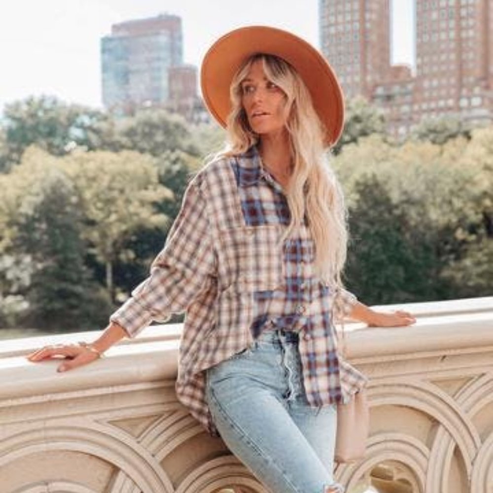 VICI SIZE M - VERYL COTTON FRAYED PLAID BUTTON DOWN TOP